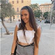 Estudiante de auxiliar de enfermería, con ganas de enseñar y ayudaros para que podáis entender las materias, motivaros y así sacar mejores notas